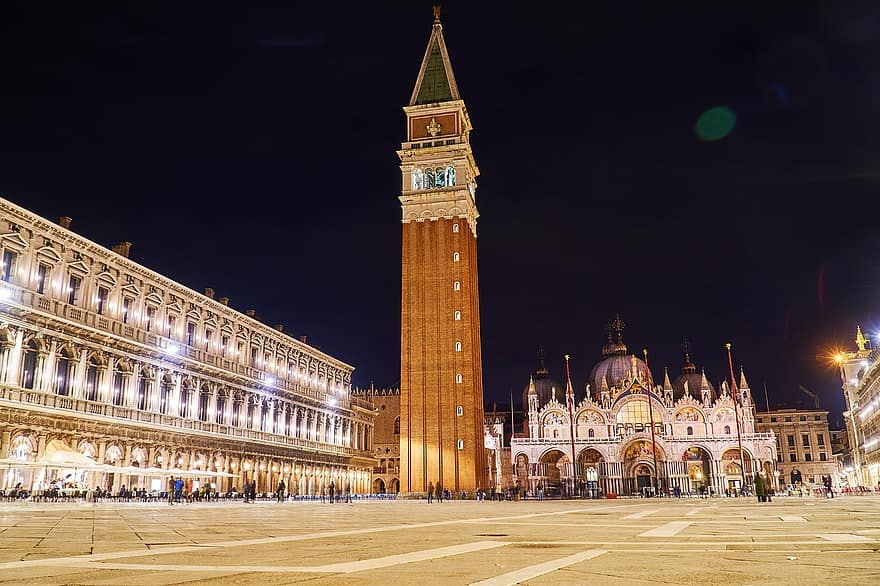 Italia, Venezia, st markets firkant, natt, kveld, St Marks basilika, klokketårn, torget