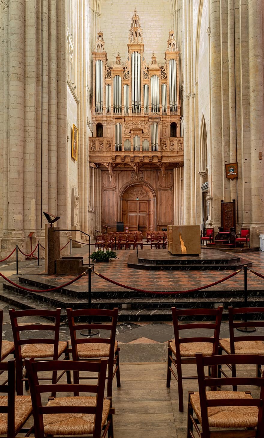 organ, katedra, wnętrze, Katedra Le Mans, le mans, Francja, krzesła, architektura, historyczny