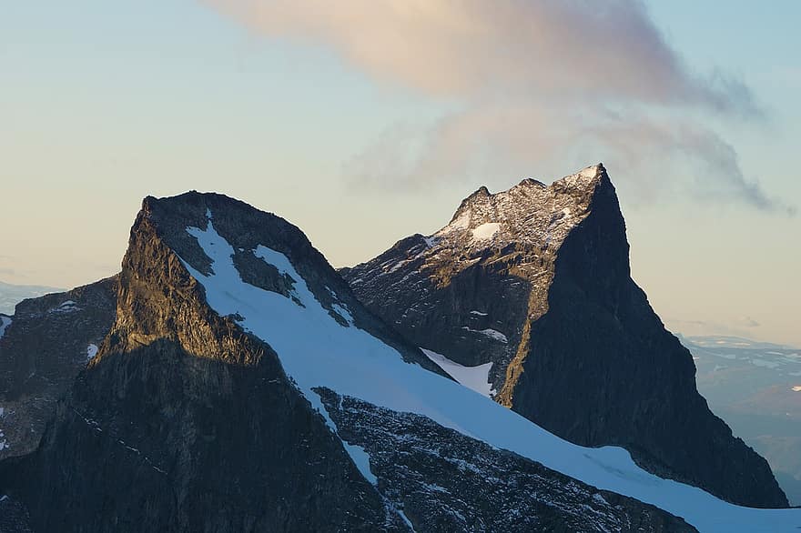 montanhas, pico, cimeira, neve, montanha de neve, topo da montanha, paisagem montanhosa, panorama, natureza, Jotunheimen, Skagastølstindane
