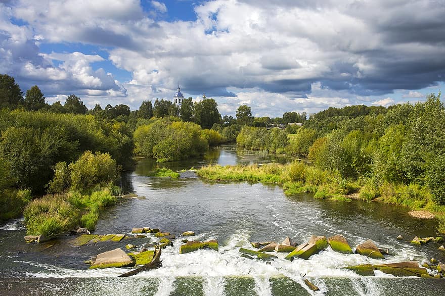 rzeka, Natura, Reka Ivkina, Niżniejewka, katarakty na rzece, las, drzewa, woda, sceneria, Obwód kirowski, krajobraz
