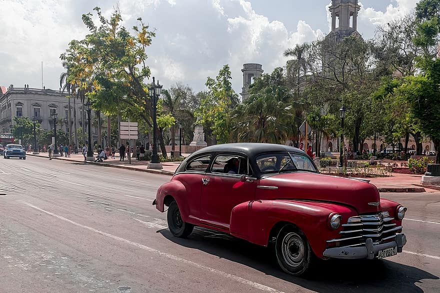 Куба, Гавана, Дорога, шоссе, автомобиль, транспорт, наземное транспортное средство, старый, старомодный, Жизнь города, вид транспорта