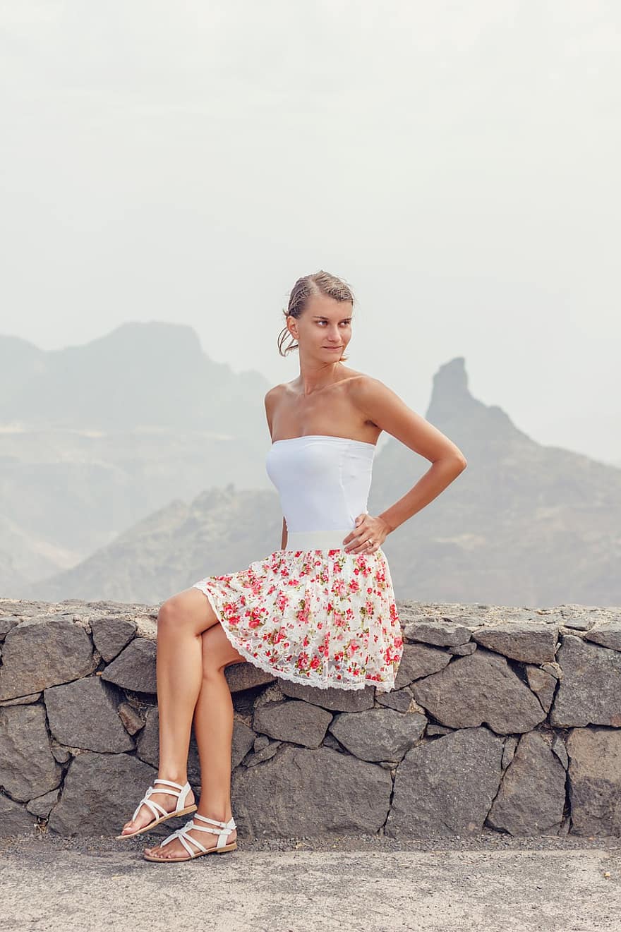 jovem mulher, excursão, montanhas, naturalmente, Grã-Canária, Ilhas Canárias