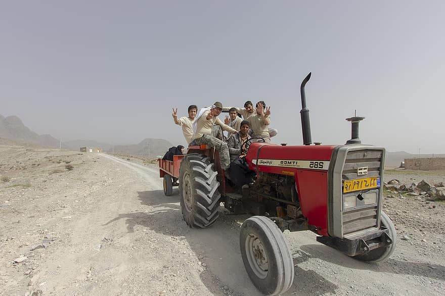 traktor, mennesker, vei, transportere, reise, ri, lykkelig, sand, landsbygda, iranske, farsi