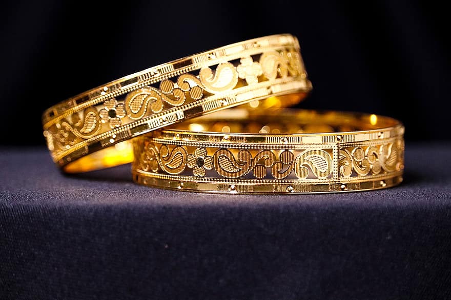 Ювелирные изделия, золотые браслеты, золото, блестящий, мода, крупный план, драгоценный камень, роскошь, подарок, золотого цвета, свадьба