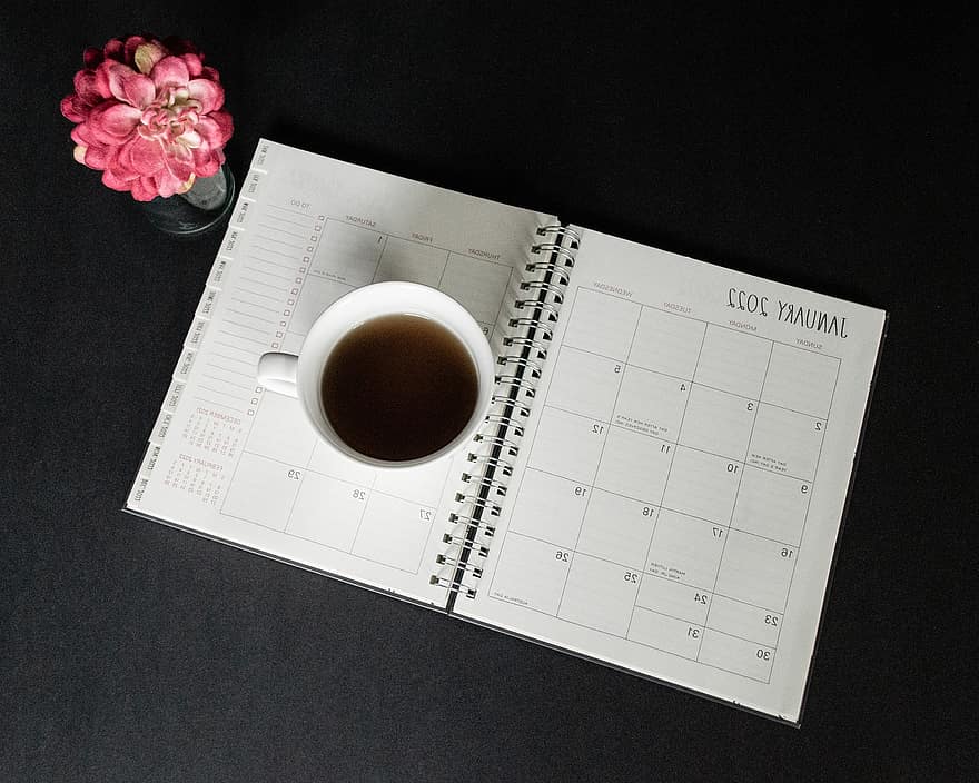 calendario, progettista, nuovo anno, 2022, pianificazione, fiore, sfondo scuro, cuppa, caffè, tè, bere