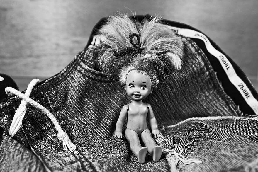 panenka, miniaturní panenka, dívka panenka, hračka, nahá panenka, vlasy, džíny, denim, oblečení, oděvy