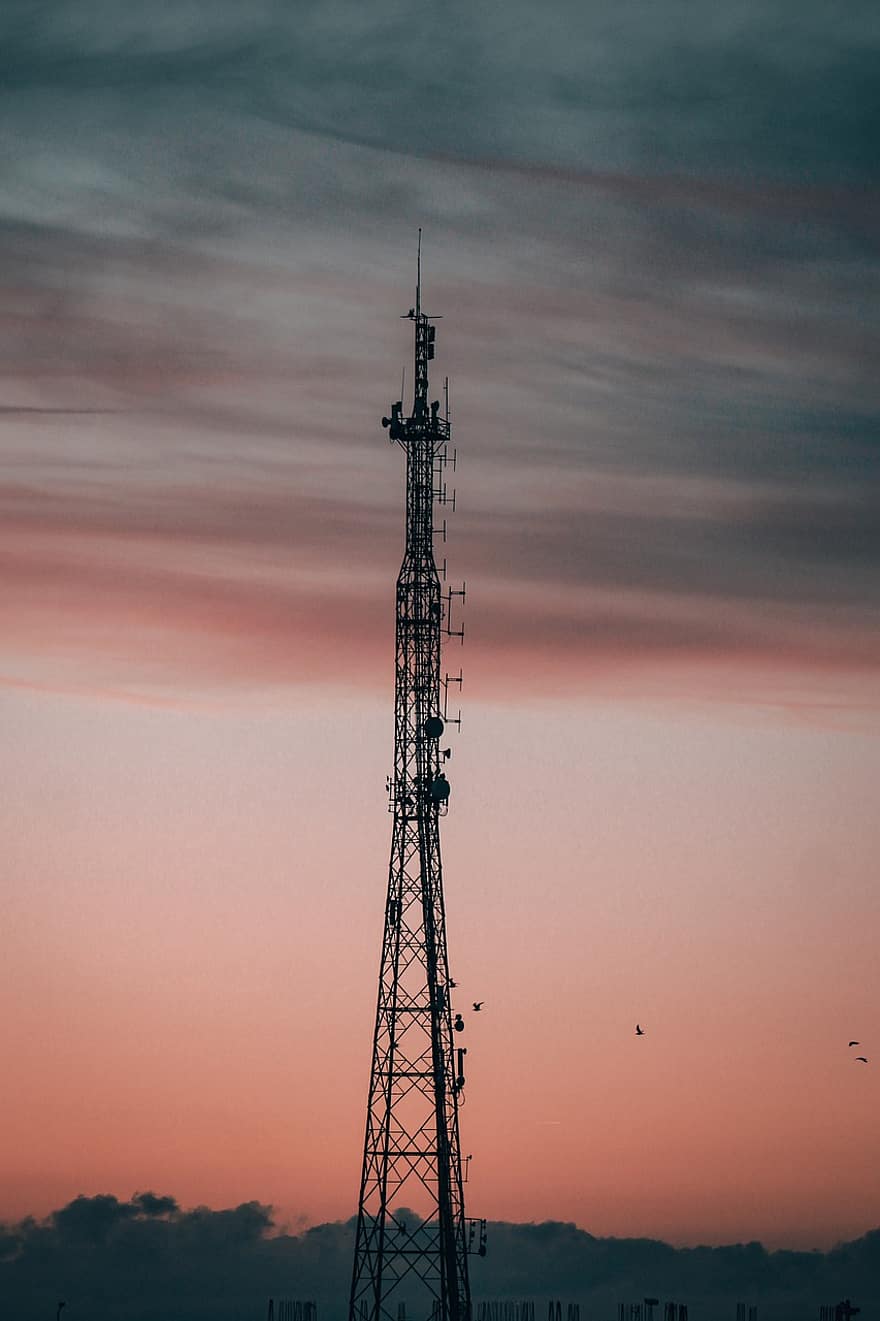 telekomunikāciju tornis, struktūru, saulrieta, krēsla, krēslas, debesis, tornis, staciju, nozare, radio, pārraidi