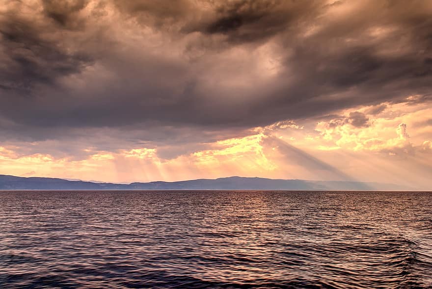 езеро, светлинни лъчи, слънчева светлина, Албания, облаци, природа