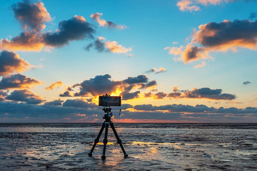 κινητή φωτογραφία, παλιρροιακό επίπεδο, παραλία, φωτογράφηση smartphone, mudflat, η δυση του ηλιου, λυκόφως, τρίποδο, σούρουπο, ήλιος, σύννεφο