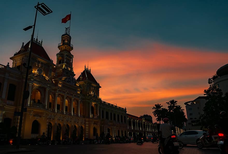 Sonnenuntergang, Rathaus, Stadt, Vietnam, Straße, die Architektur, berühmter Platz, Dämmerung, Gebäudehülle, Nacht-, gebaute Struktur