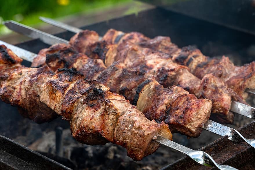 shish kebabs, gaļu, mangāls, iesmi, uzturs, cepšana, ogles, pikniks, grils, gaļas iesmi, grilēta gaļa