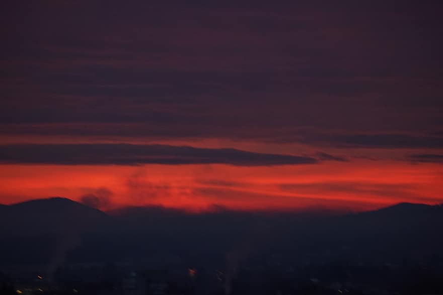 montanhas, nuvens, crepúsculo, céu, alvorecer, nascer do sol, manhã, panorama, natureza, Céu vermelho, silhueta