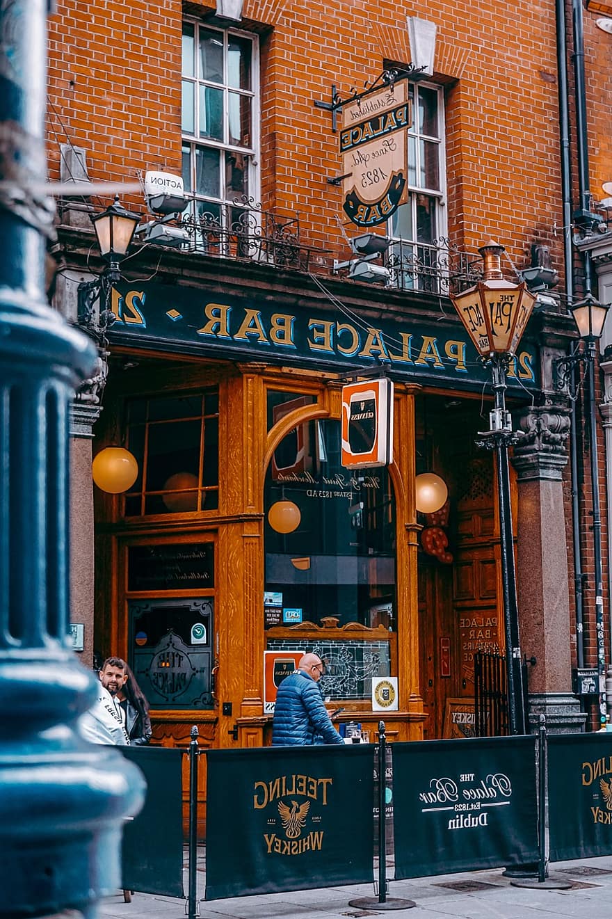 pub, irlandzki pub, Irlandia, fasada, architektura, kamieniarstwo, zewnętrzny, lampy uliczne, guinness, Dublin, bar