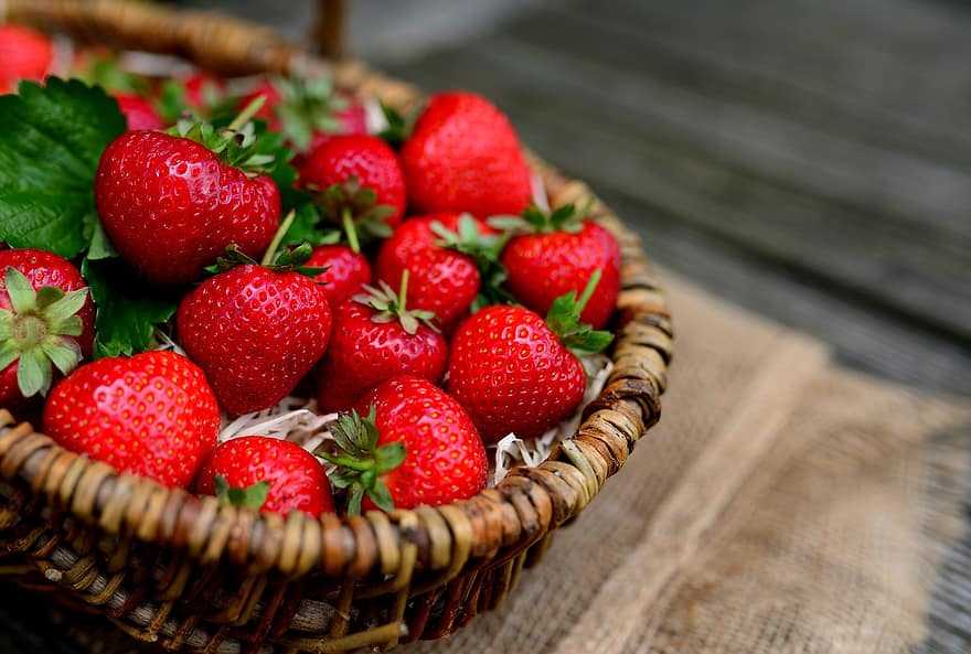 jordbær, frukt, mat, kurv, sunn, moden, ernæring, vitaminer, organisk, natur, friskhet