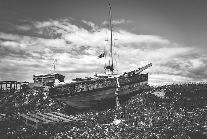 barco, barco dilapidado, barco abandonado, embarcação náutica, barco a vela, iate, agua, madeira, veleiro, vela, transporte