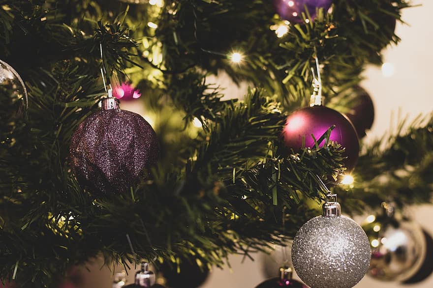 Коледа, коледна елха, коледни топки, коледни лампички, коледни дрънкулки, Коледни украшения, Коледна украса, коледен декор, орнаменти, дрънкулки, украса