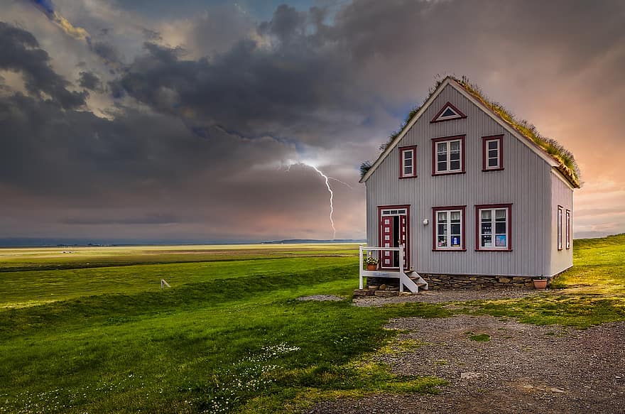 dom, pole, fasada, burza, chmury, niebo, Błyskawica, Islandia