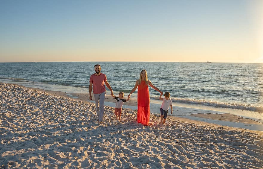 playa, puesta de sol, familia, los padres, niños, arena, mar, juntos, madre, padre, hermanos