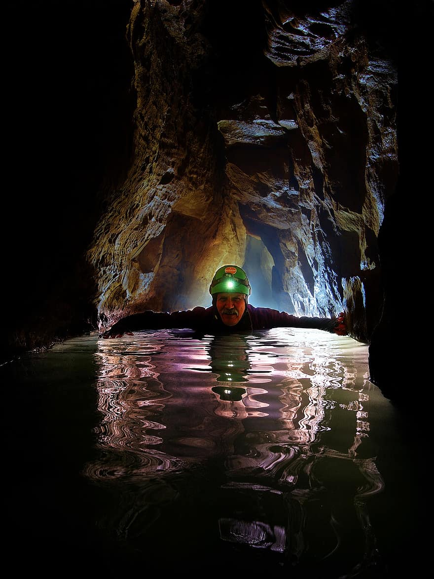 подземная река, пещера, река, водолаз, спелеолог, люди, спорт, экстремальные виды спорта, один человек, приключение, воды