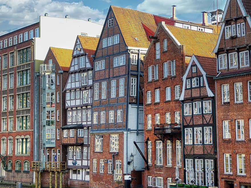 Hamburg, silniční hráz, severní Německo, historické budovy, flotila nikolai