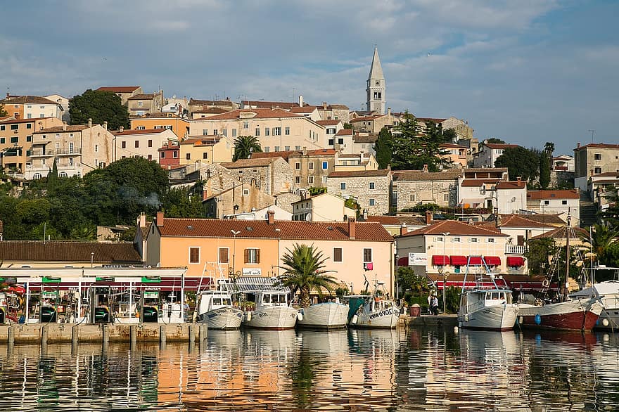 stad-, zee, reizen, huizen, dorp, toerisme, Vrsar, Istrië, Kroatië, water, nautisch schip