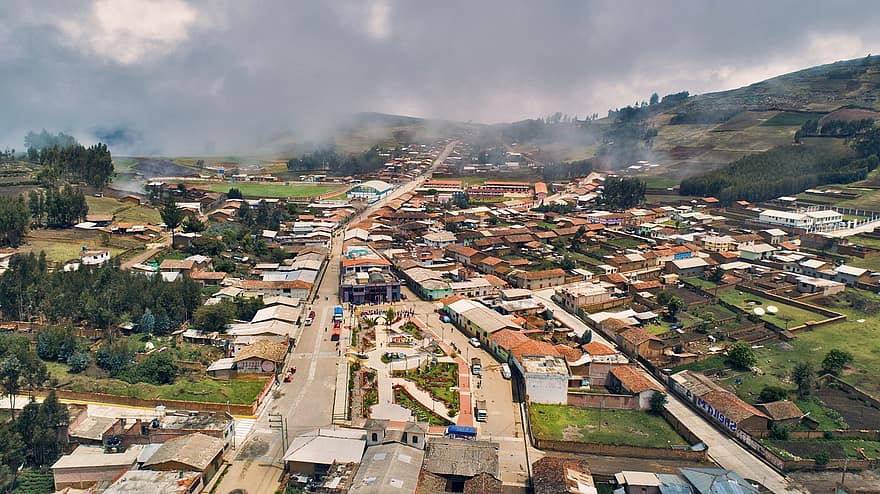 Stadt, Natur, Landschaft, verde, Distrito Chugay, Huamachuco, Peru
