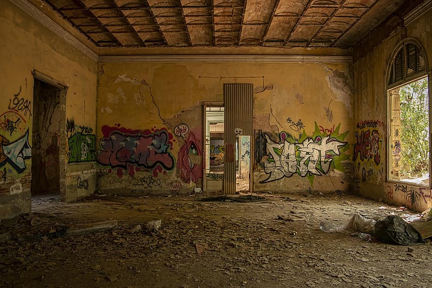 изоставен, стая, графити, стени, унищожен, разнебитен, разруха, апокалиптичен