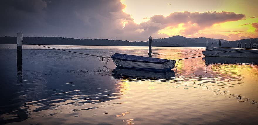 bote, amanecer, cielo, mar, reflexión, estado animico, calma, puesta de sol