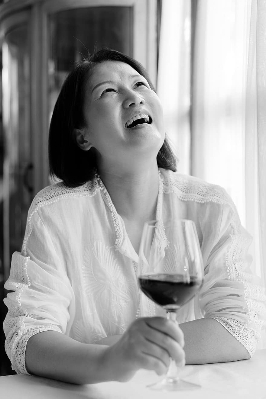 женщина, вино, смеющийся