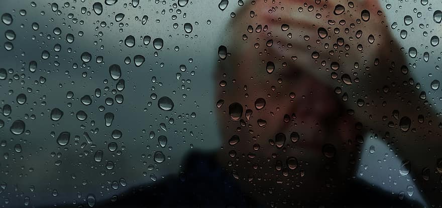 Sénior, mal de tête, pluie, la fenêtre, vieux, Souffrance, goutte de pluie, humide, triste, verre, gouttelettes