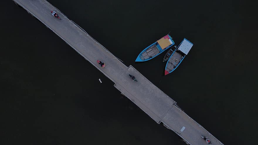 Nha Trang, Vietnam, puente, río, vista aérea, barcos, barco náutico, agua, transporte, vista de alto ángulo, modo de transporte