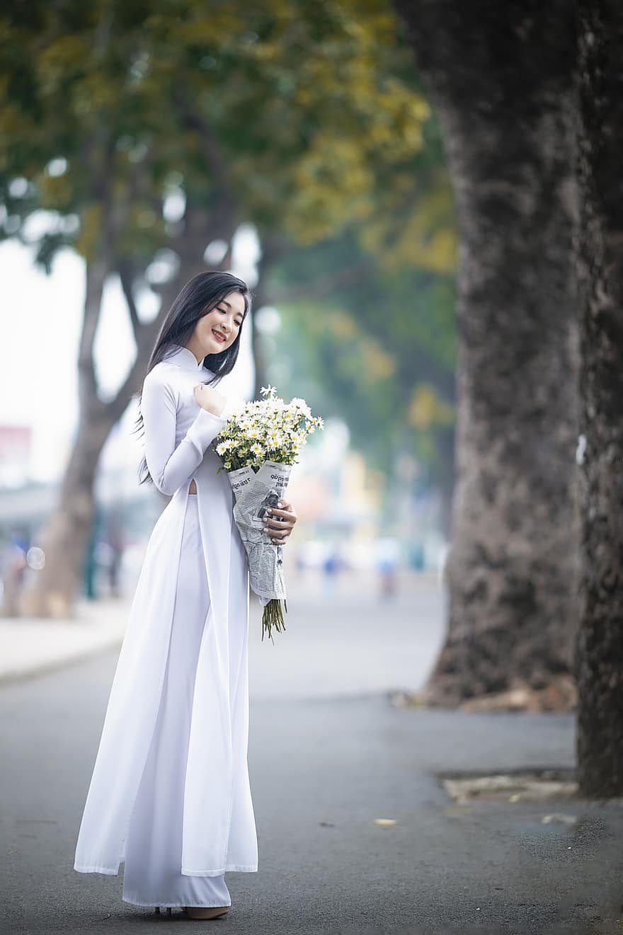 ao dai, Mode, Strauß, Frau, Blumen, Gänseblümchen, Vietnamesisch, Vietnam Nationaltracht, Weiß Ao Dai, traditionell, Schönheit