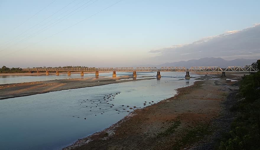 мост, река, Subansiri, Асам