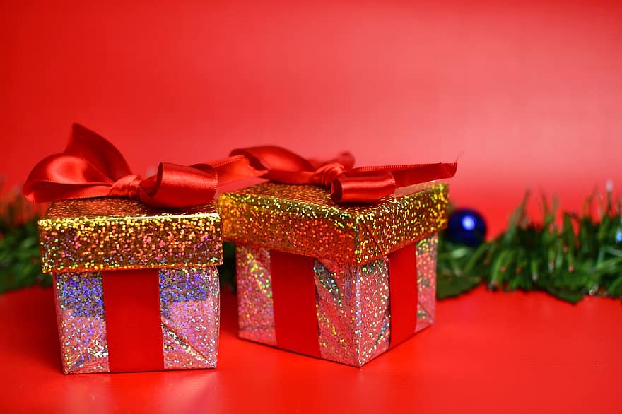 подаръци, изненада, кутии, украса, сфери, венец, червен, заден план, панделка, лента, празник