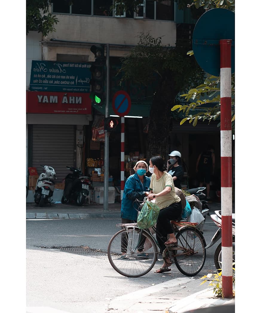Hanói, rua, vida, cidade, bicicleta, trabalhos, estrada, urbano, mascarar, máscara falsa, cidadão