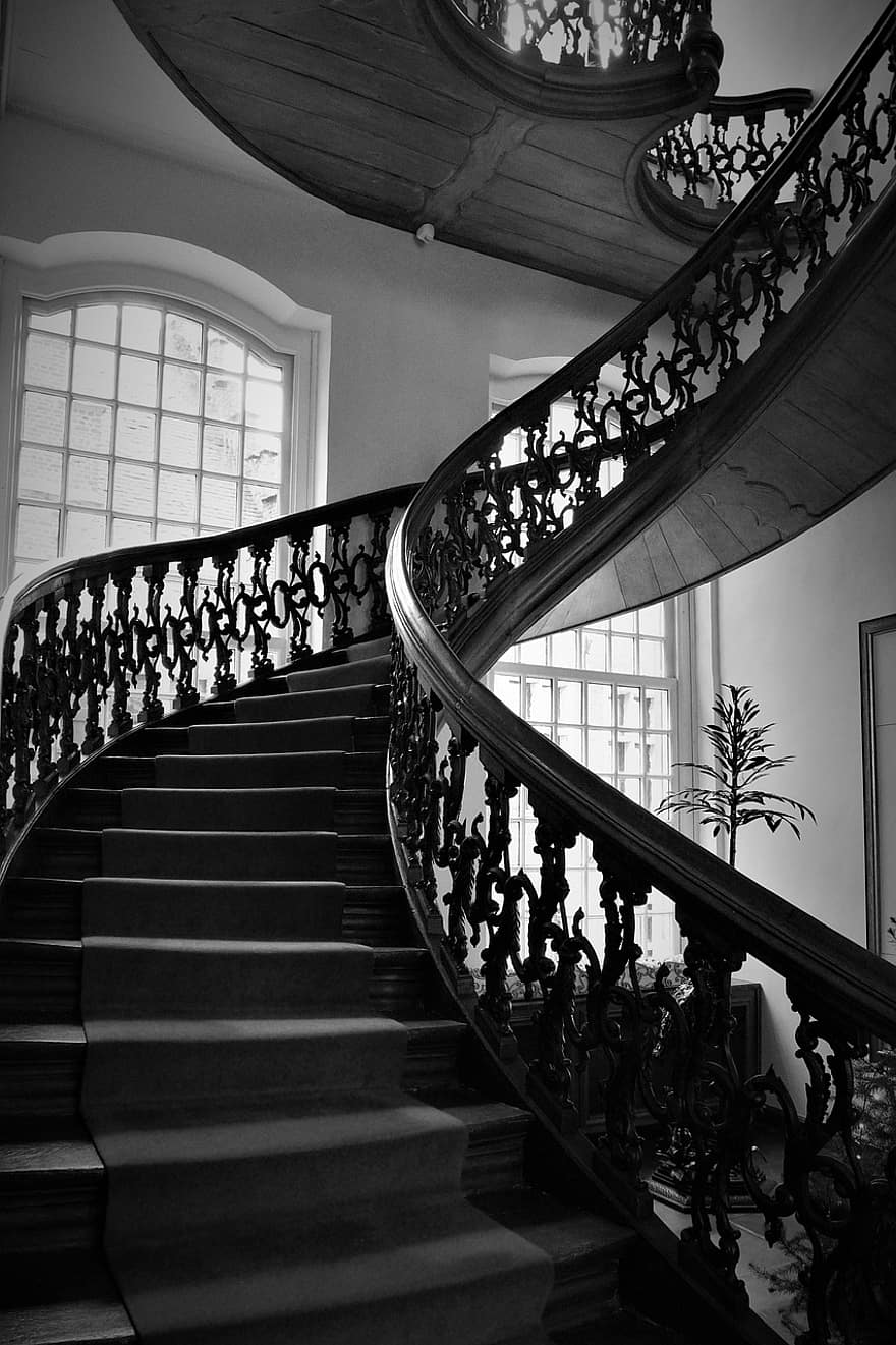 spirālveida kāpnes, kāpnes, peldbaseins, koksne, antikvariāts, arhitektūra, soļi, margas, dizains, balustrāde, melns un balts