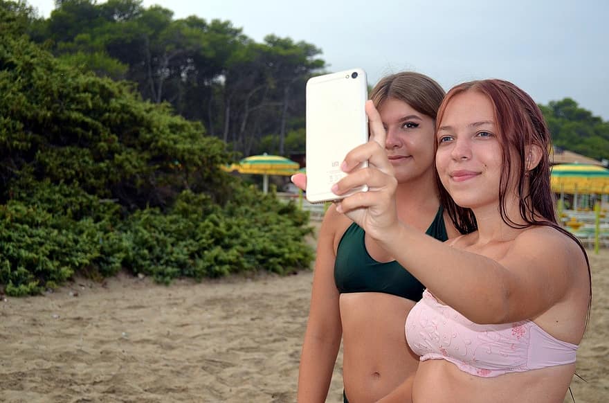 selfie, autoportrait, filles, salento, Biélorussie, sourire, de bonne humeur, téléphone intelligent