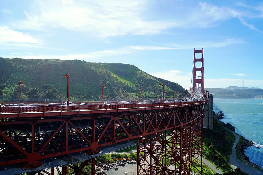 سان فرانسيسكو ، جسر البوابة الذهبية ، جسر ، كاليفورنيا ، السفر ، مكان مشهور ، هندسة معمارية ، ماء ، أزرق ، وسائل النقل ، حركة المرور
