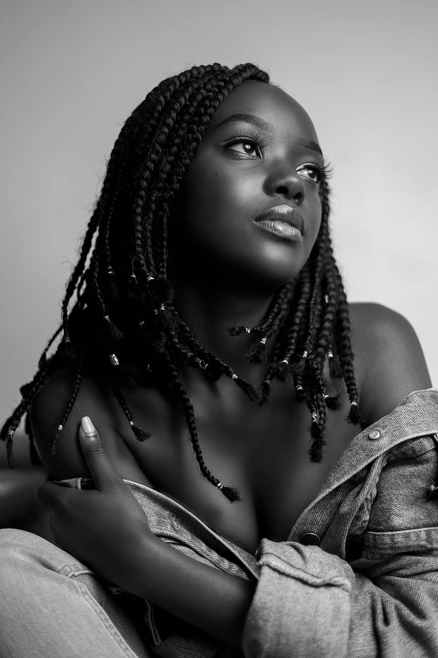 portret, vrouw, zwart, zwarte vrouw, Afrikaanse vrouw, model-, vrouwelijk model, zwart model, Afrikaans model, gevlochten haar, spijkerjasje