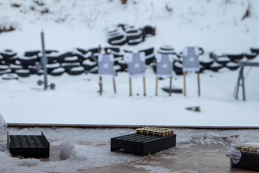 bullets, munitie, 9 mm, schietbaan, winter, sneeuw, schiettent, schelpen, cartridges, doos, 9 mm parabellum