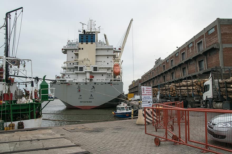 Liman, gemi, vinç, konteynerler