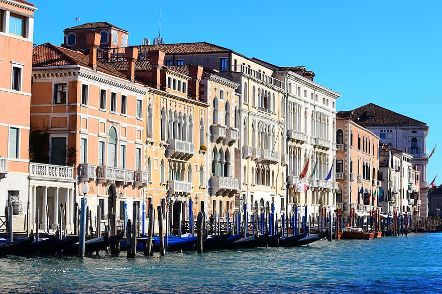 Wenecja, gondola, Port, kanał, Włochy, Miasto, Budynki, architektura, znane miejsce, pejzaż miejski, cele podróży