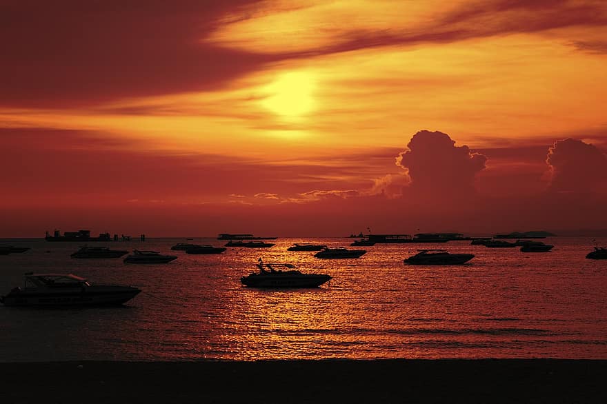 Sonnenuntergang, Abend, Meer, Strand, Boote, Thailand, Asien, Romantik, Liebe, Urlaube, Reise