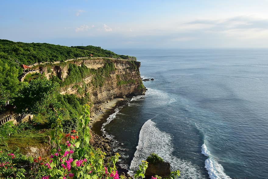 Bali, Indonesia, uluwatu temppeli, Uluwatu, vuoristonäköala, rantakallio, kallio, valtameri, valtameri lähellä vuorta, bali indonesia, luonto