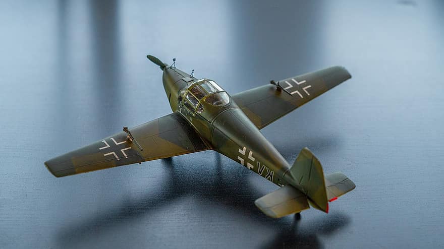 bücker, Bü 181, Bestmann, Obrněná bojová peruť, modelování, miniaturní, hobby, historický, letadlo, výcviková letadla, vrtule