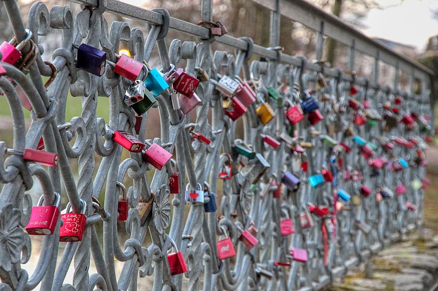 jantung, jembatan, pagar, simbol, romantis, kasmaran, kunci cinta