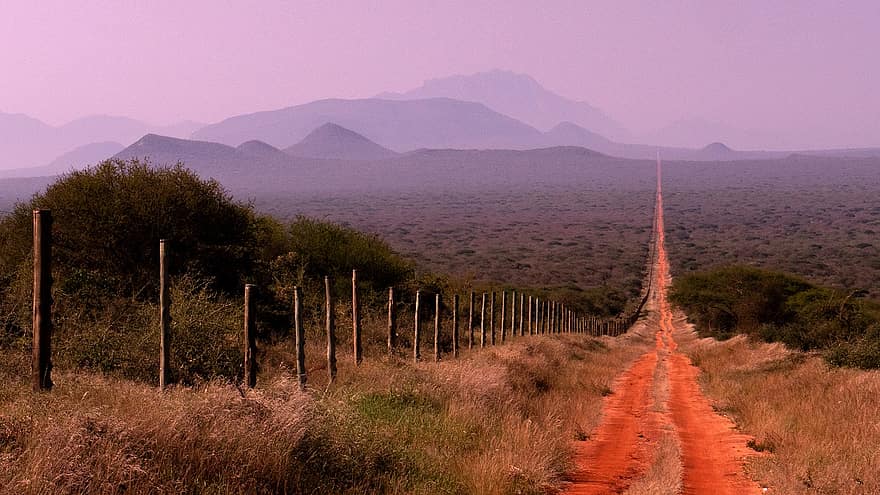 道路、フィールド、山岳、霧、未舗装の道路、風景、山脈、自然、ワイド、ツァボ西、ケニア