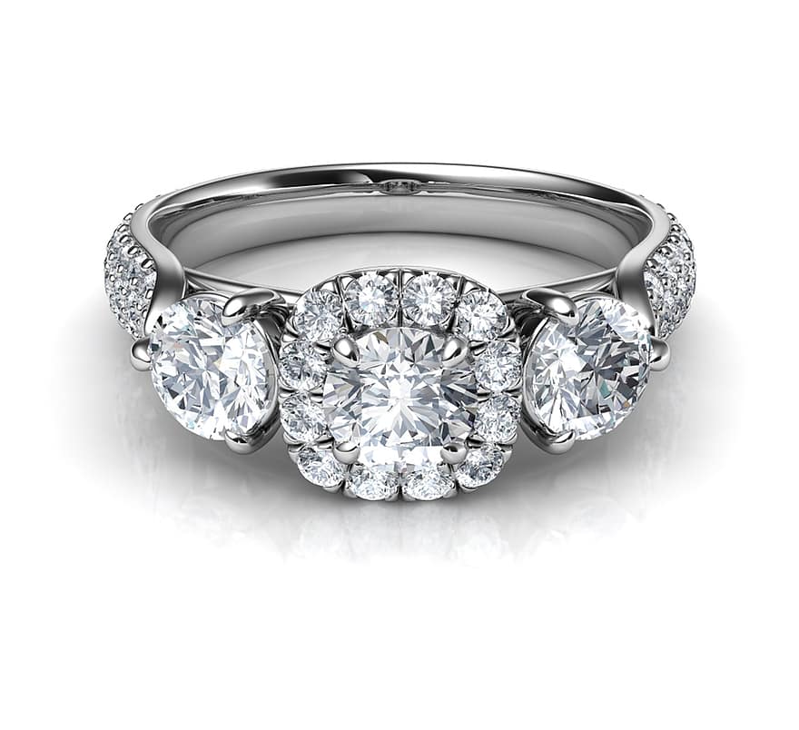 Pierścionek z trzema diamentami, pierścionek zaręczynowy, diamentowy pierścionek, diament, biżuteria, rocznica, ślub, zwyczaj, diamenty