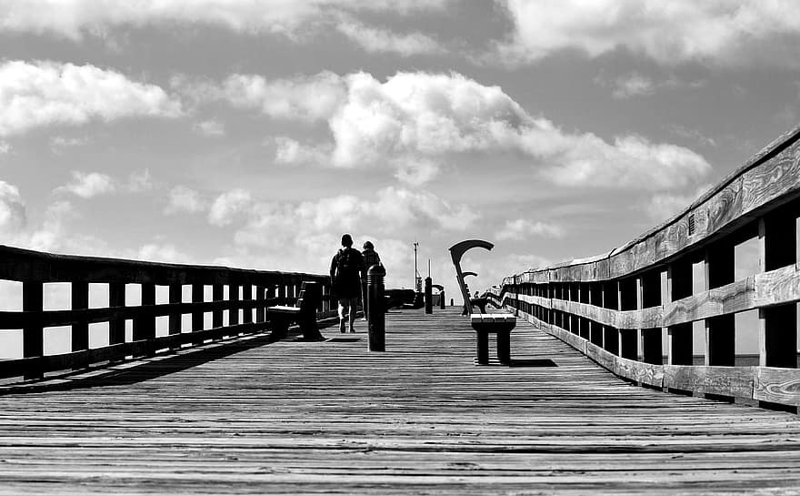 „Boardwalk“, žmonių, vaikščioti, suoliukai, prieplauka, medinės lentos, debesys, žvejybos prieplauka, lauke, pora, dangus