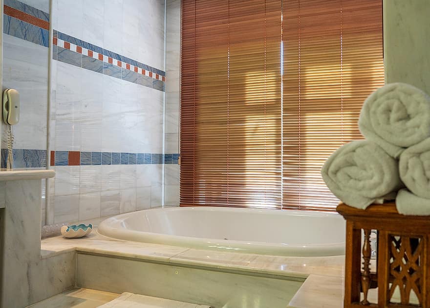 badkar, bad, handdukar, marmor-, lyx, fint, persienner, inomhus, inhemska rum, inhemskt badrum, modern